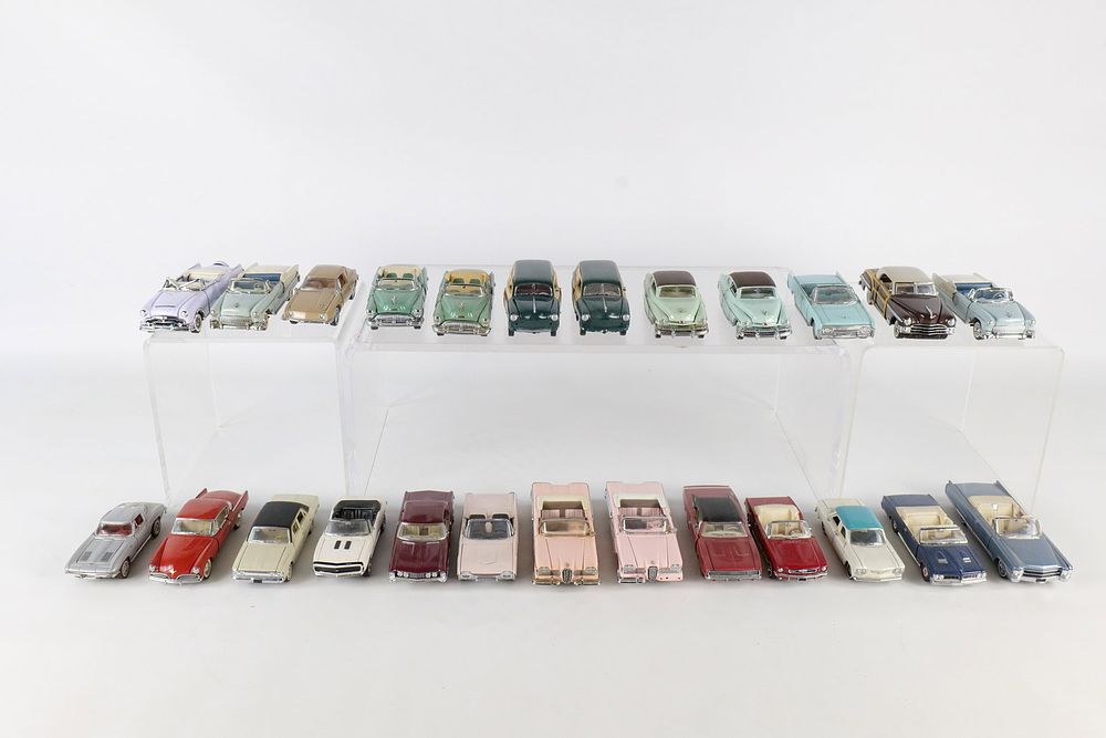 Lot 277: A Collection of Twenty-Five Franklin Mint 1:43 Scale Model Cars