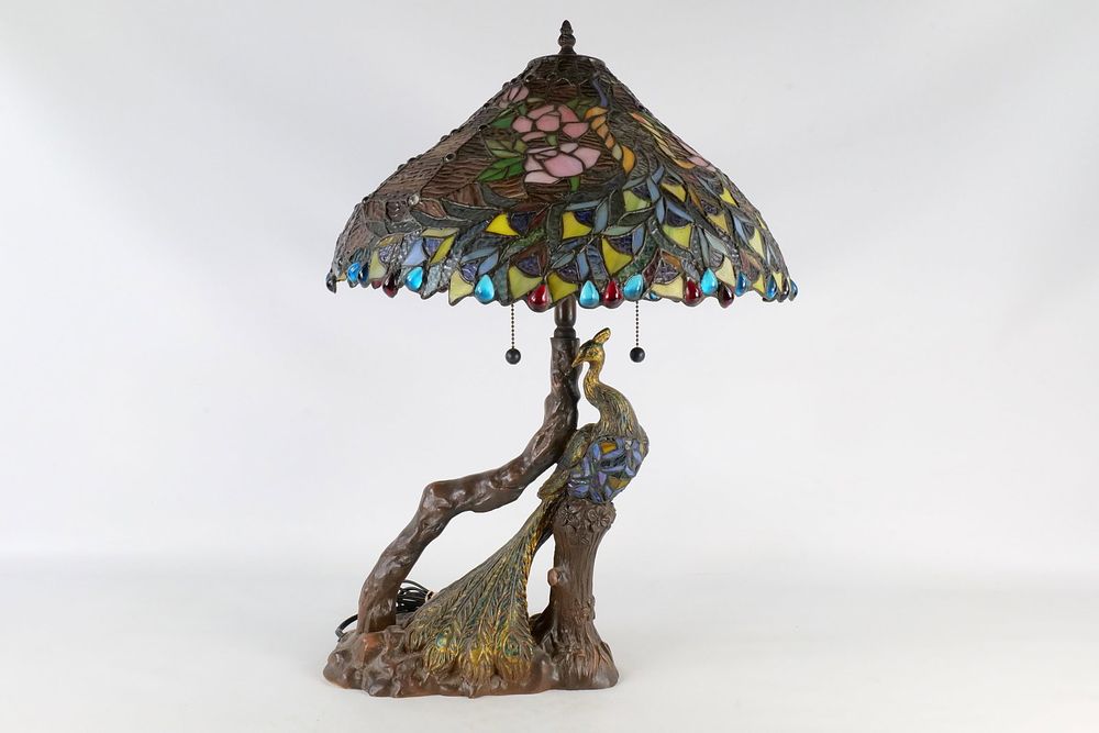 Lot 301: Peacock Motif Stained Glass Table Lamp