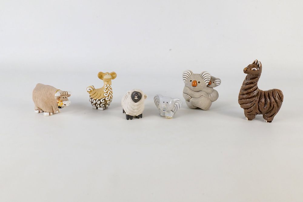 Lot 304: A Collection of Artesania Rinconada Figurines