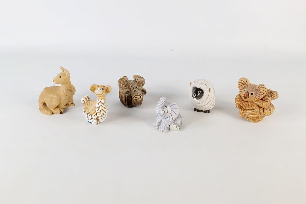 Lot 305: A Collection of Artesania Rinconada Figurines
