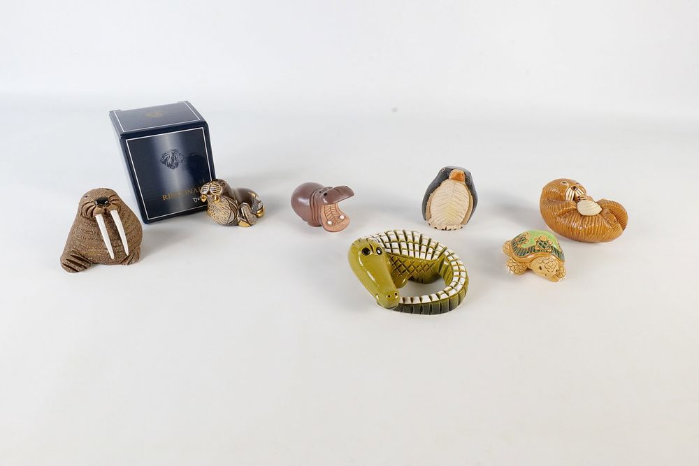 Lot 306: A Collection of Artesania Rinconada Figurines