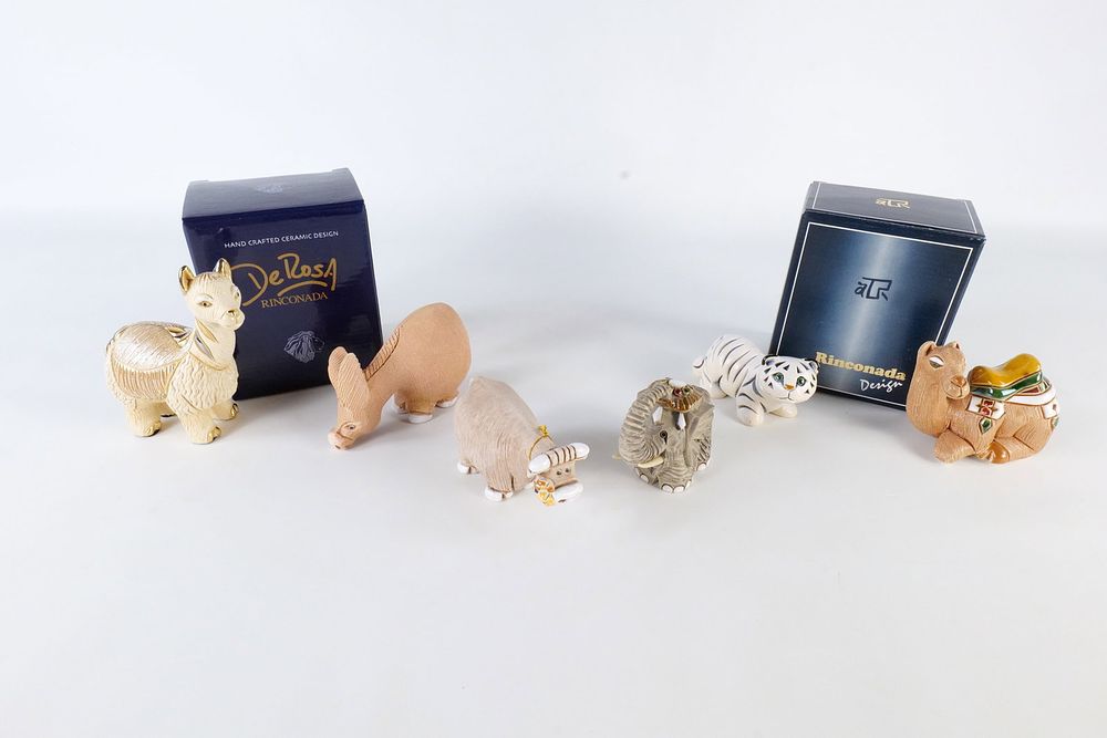 Lot 309: A Collection of Artesania Rinconada Figurines