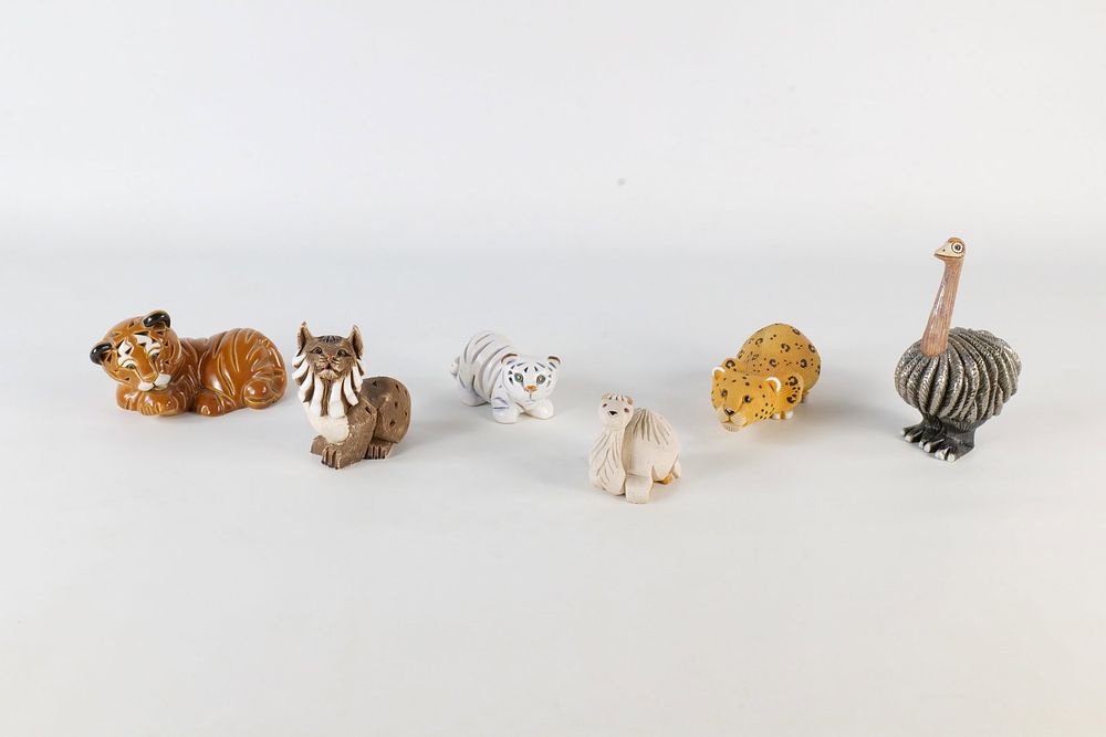 Lot 310: A Collection of Artesania Rinconada Figurines