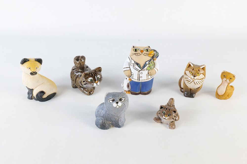 Lot 313: A Collection of Artesania Rinconada Figurines
