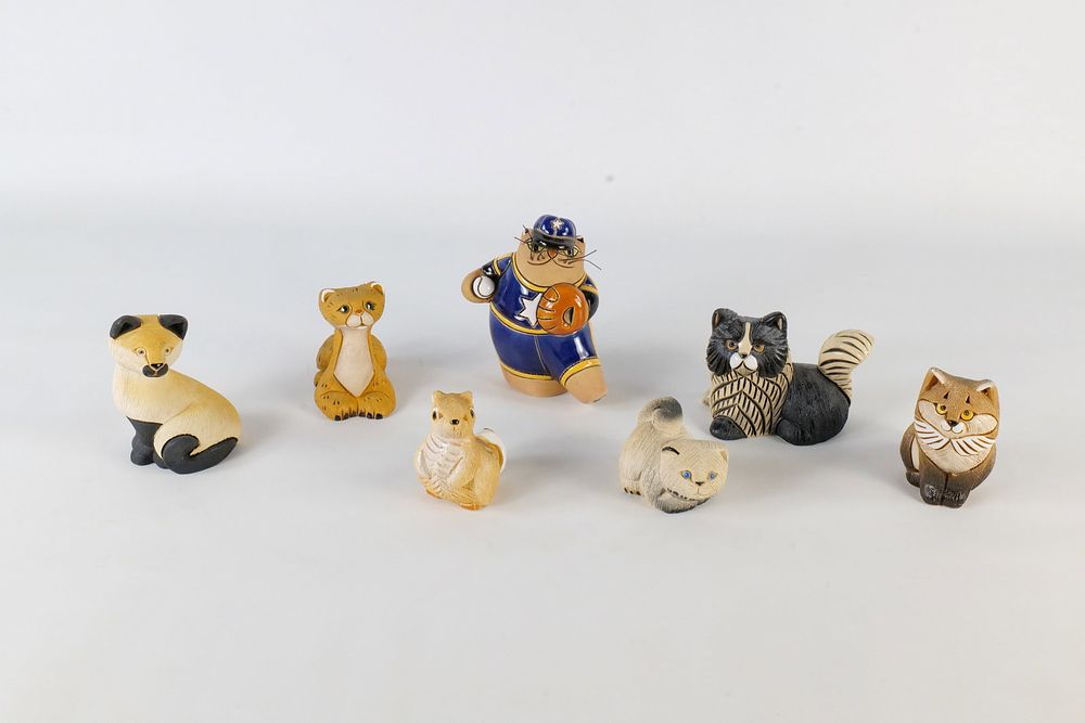 Lot 315: A Collection of Artesania Rinconada Figurines