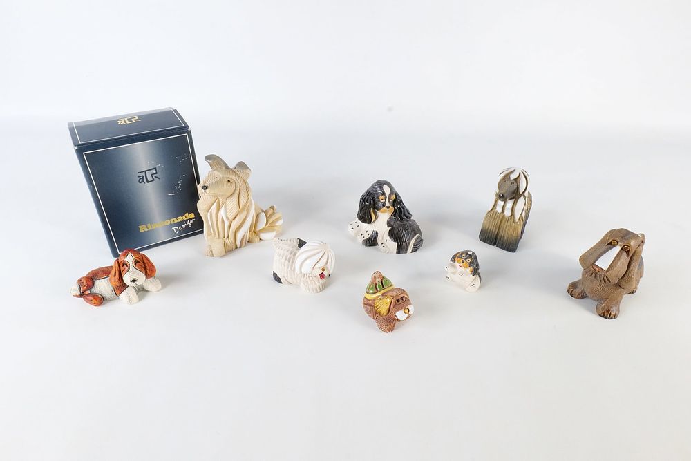 Lot 317: A Collection of Artesania Rinconada Figurines