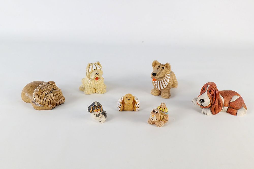 Lot 318: A Collection of Artesania Rinconada Figurines