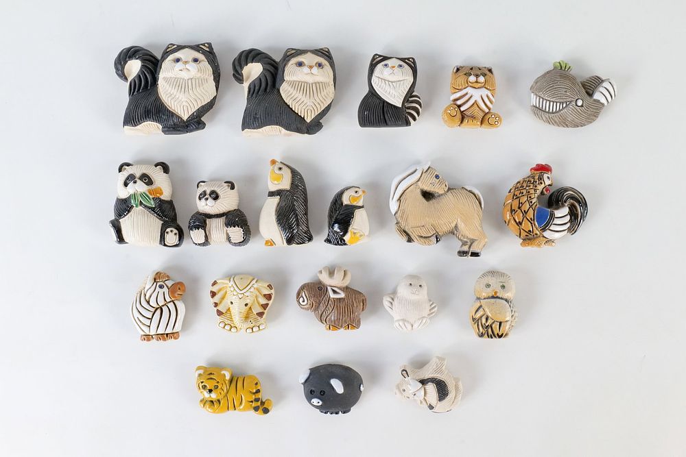 Lot 320: A Collection of Artesania Rinconada Figurines