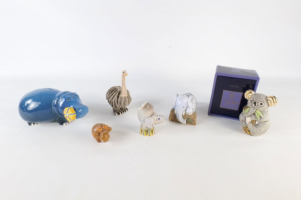 Lot 321: A Collection of Artesania Rinconada Figurines