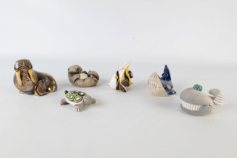 Lot 322: A Collection of Artesania Rinconada Figurines