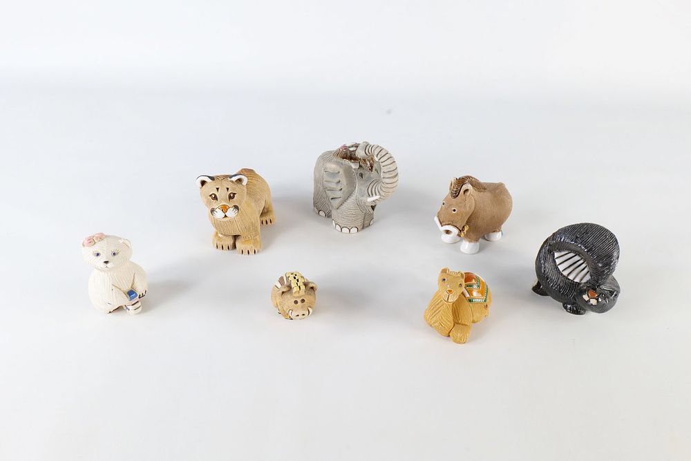 Lot 329: A Collection of Artesania Rinconada Figurines