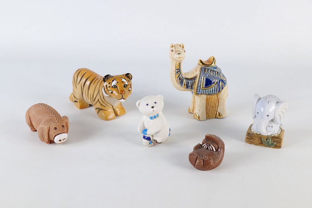 Lot 330: A Collection of Artesania Rinconada Figurines