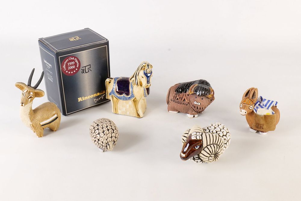 Lot 338: A Collection of Artesania Rinconada Figurines