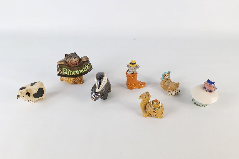 Lot 340: A Collection of Artesania Rinconada Figurines