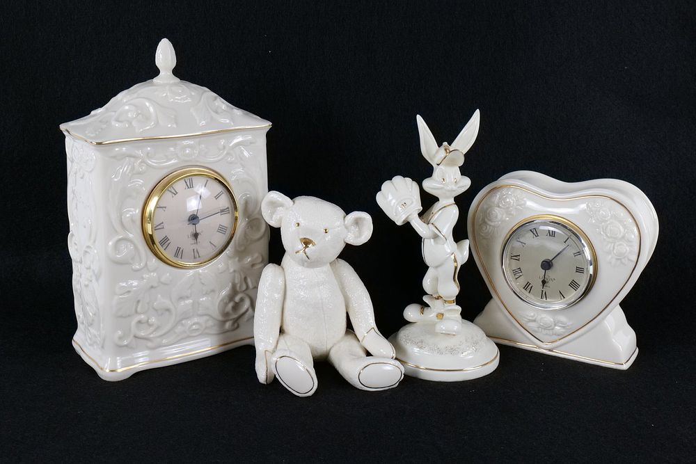 Lot 356: Lot of 4 Lenox pieces
