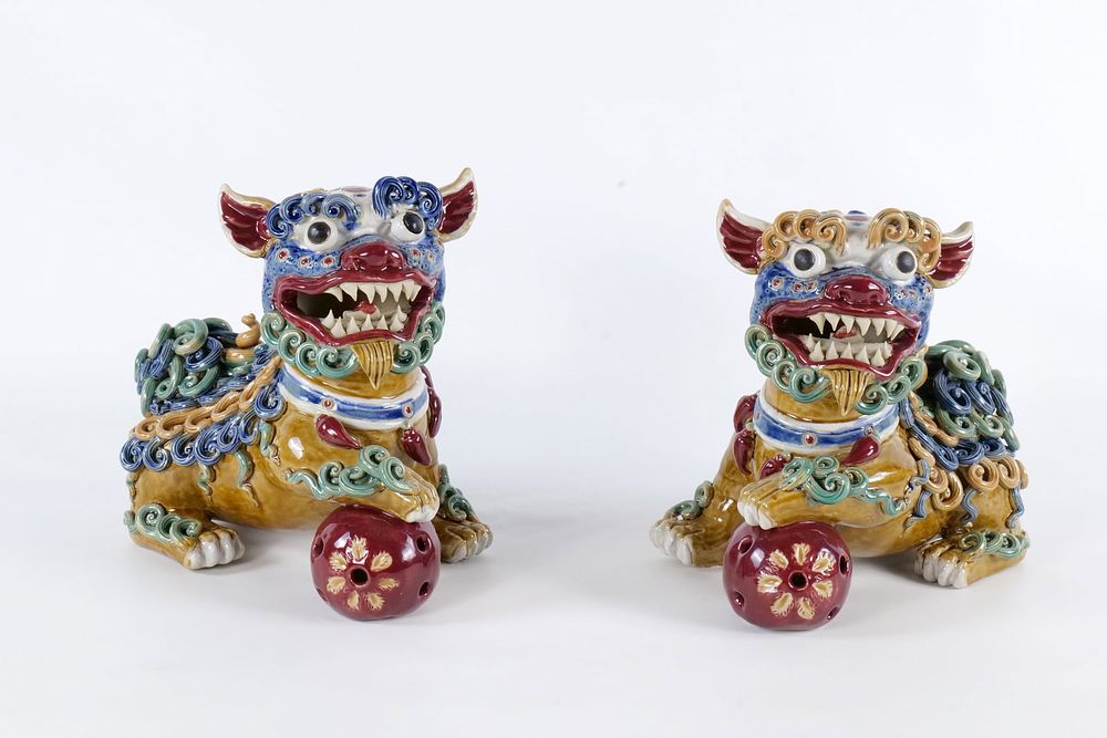 Lot 380: Pair of Vintage Taiwan Cochin Foo Dog Statues
