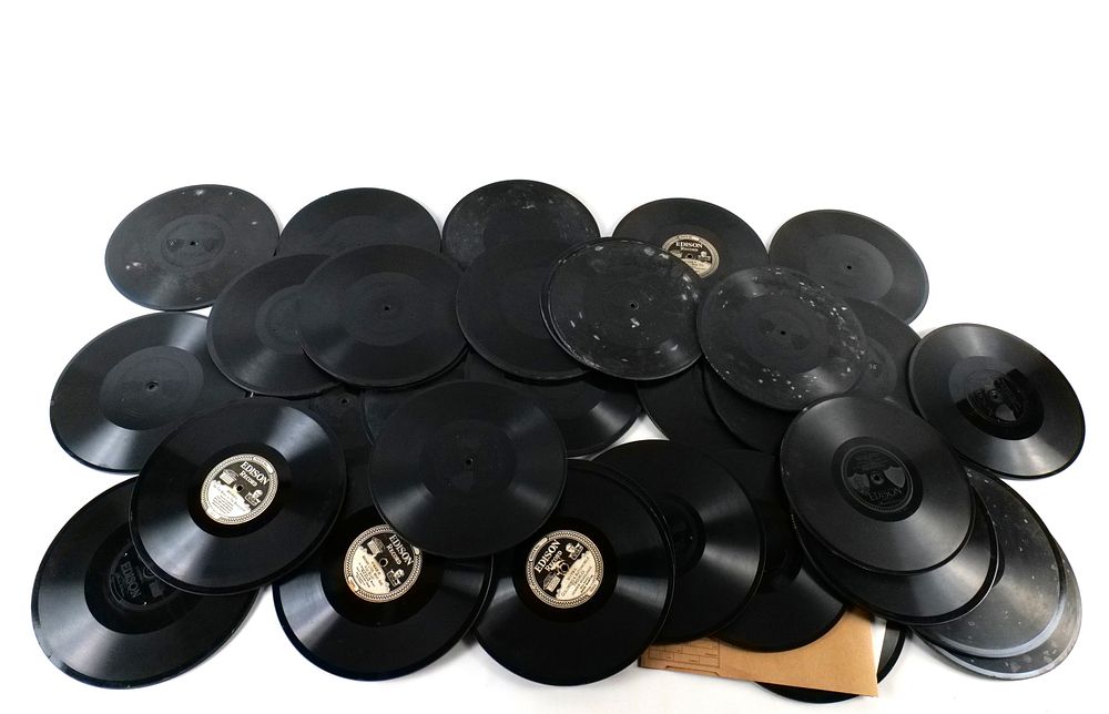 Lot 472: Lot of Vintage Edison Diamond Disc Re-Creation 80 RPM Records