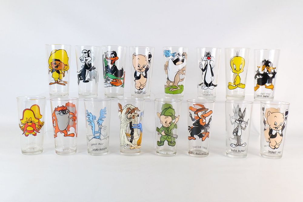 Lot 189: Lot of 16 Vintage Pepsi Collection Looney Tunes Glasses