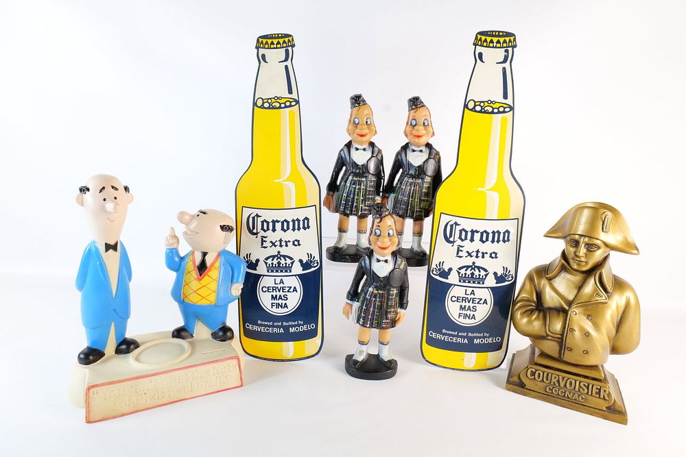 Lot 258: Lot of Bar Related Advertising Collectibles