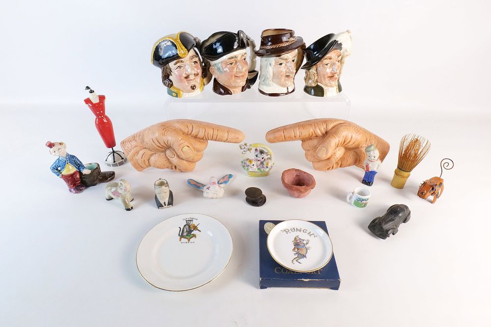 Lot 287: Group Lot of Collectibles