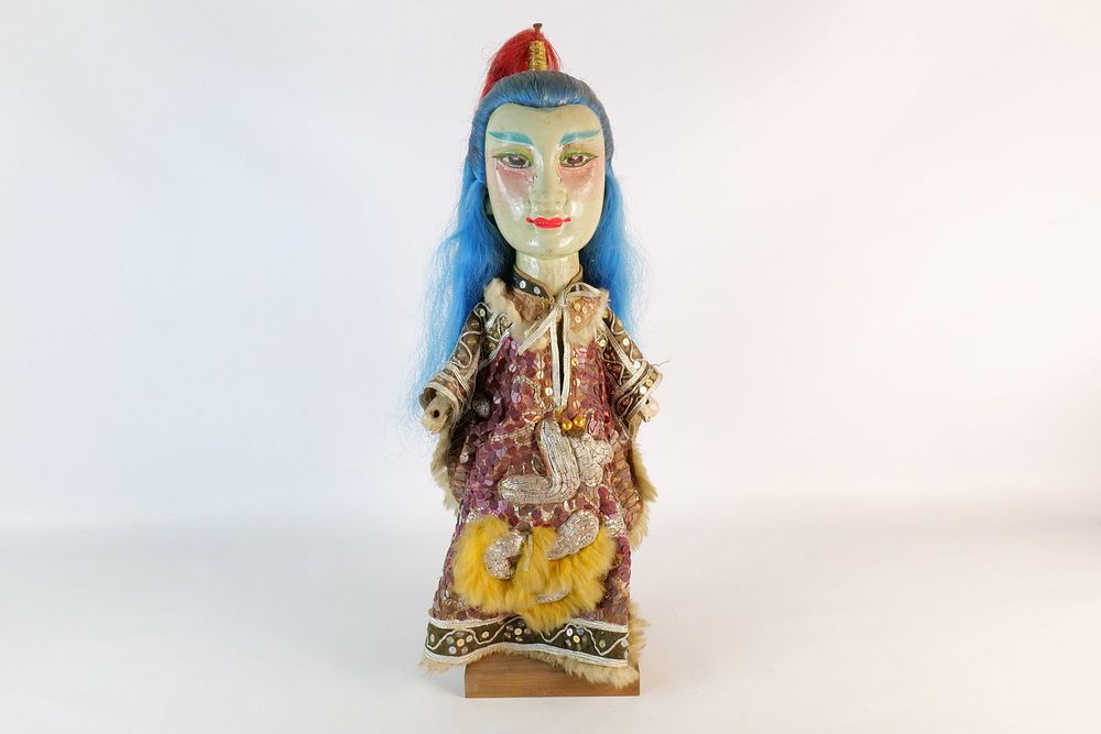 Lot 312: Vintage Chinese Opera Rod Puppet/Doll