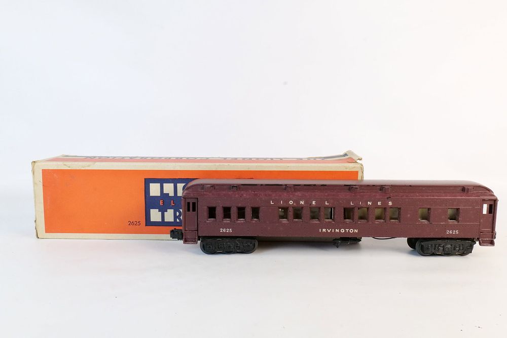 Lot 184: Vintage Lionel Postwar Irvington passenger car #2625