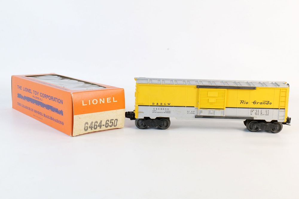 Lot 204: Vintage Lionel 0/27 Postwar Rio Grande D & RGW box car