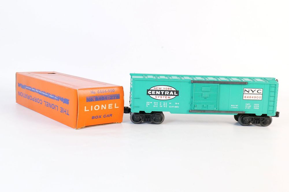 Lot 208: Vintage Lionel 0/27 Postwar New York Central box car