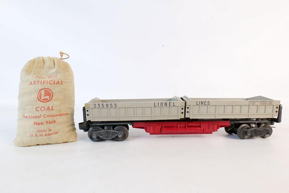 Lot 244: Vintage Lionel 0/27 Postwar Coal Dumping Car #335955