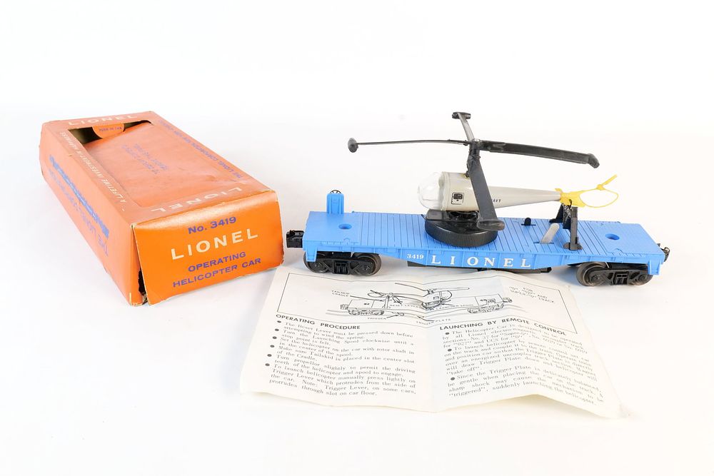 Lot 246: Vintage Lionel 0/27 Postwar Navy Operating Helicopter Car #3419