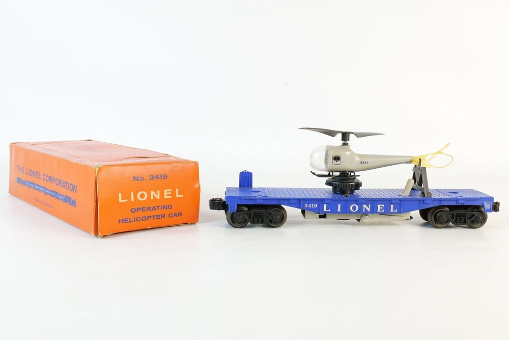 Lot 247: Vintage Lionel 0/27 Postwar Navy Operating Helicopter Car #3419