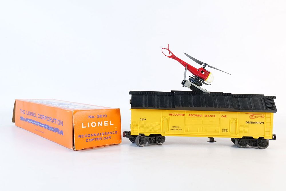 Lot 253: Vintage Lionel 0/27 Postwar Aerial Observation Reconnaissance Copter car #3619