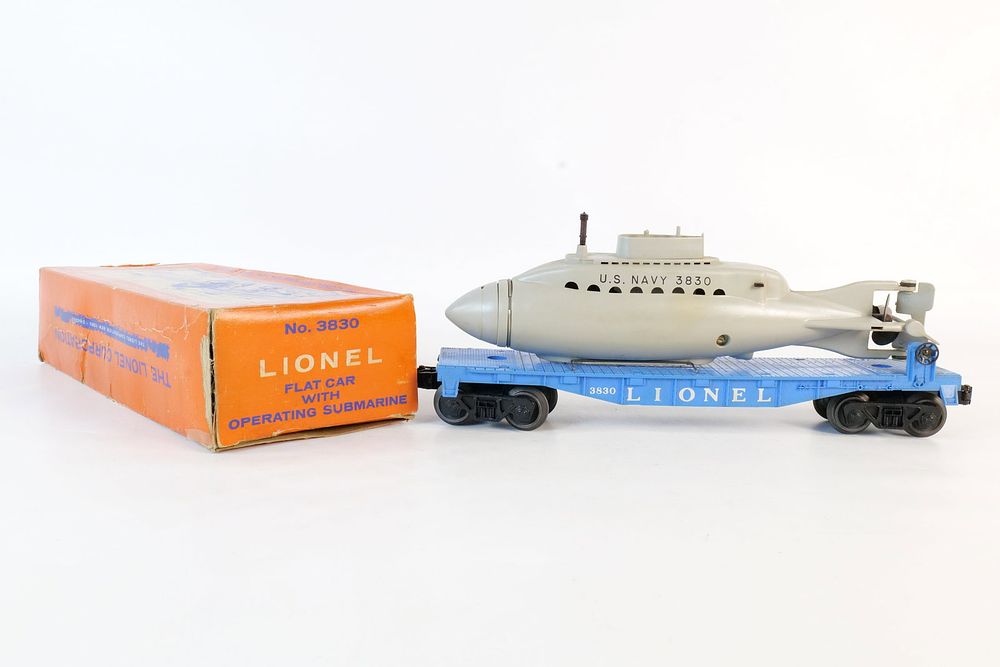 Lot 256: Vintage Lionel 0/27 Postwar US Navy Flat Car with Operating Submarine  #3830