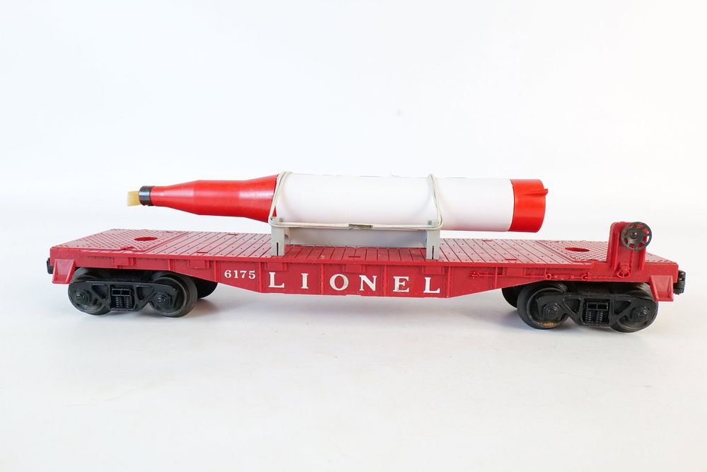 Lot 259: Vintage Lionel 0/27 Postwar US Navy Missile Flat Car #6175