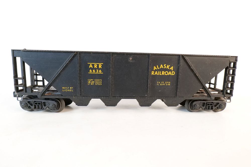 Lot 262: Vintage Lionel 0/27 Postwar Alaska Railroad 4-bay Hopper car #6636