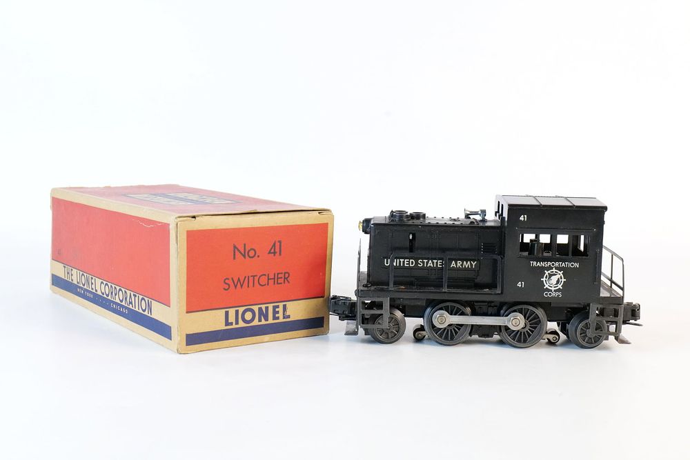 Lot 267: Vintage Lionel 0/27 Postwar United States Army Transportation Corps Switcher #41