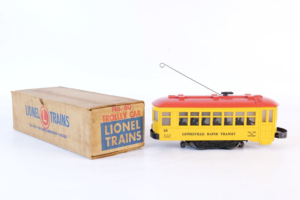 Lot 270: Vintage Lionel 0/27 Postwar Trolley #60 with visible motorman