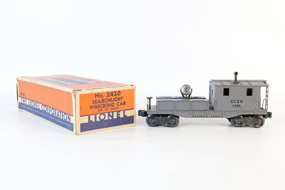 Lot 272: Vintage Lionel 0/27 Postwar DL&W Searchlight Wrecking car #2420
