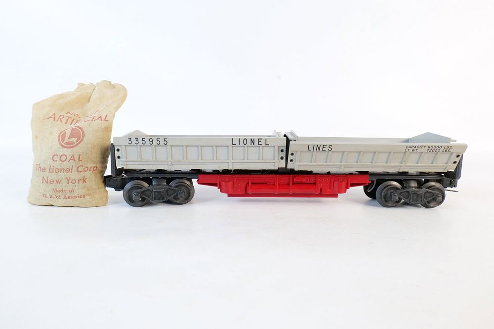 Lot 274: Vintage Lionel 0/27 Postwar Twin-Bin Coal Dumper car #3359-55