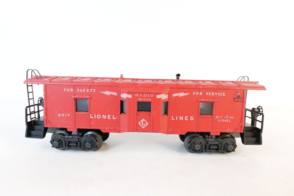 Lot 299: Vintage Lionel 0/27 Postwar Caboose #6517