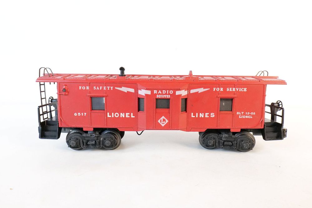 Lot 300: Vintage Lionel 0/27 Postwar Caboose #6517