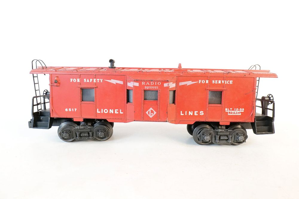 Lot 301: Vintage Lionel 0/27 Postwar Caboose #6517