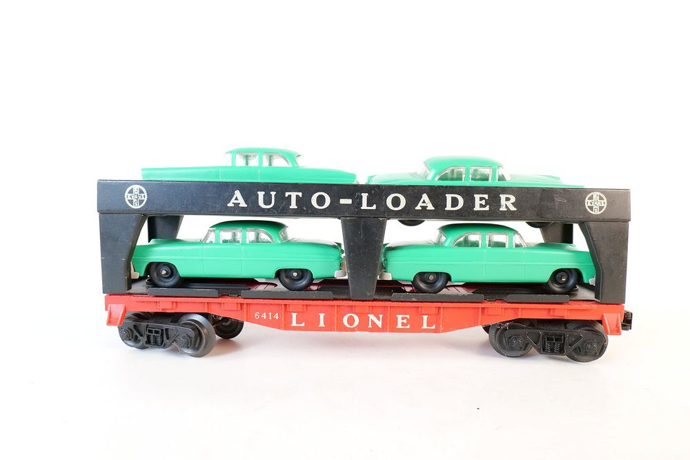 Lot 305: Vintage Lionel 0/27 Postwar Automobile Loader Transport #6414