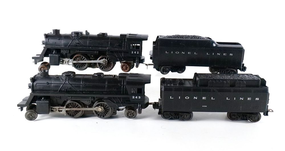 Lot 309: Lot of Vintage Lionel 0/27 Postwar Engines and tenders