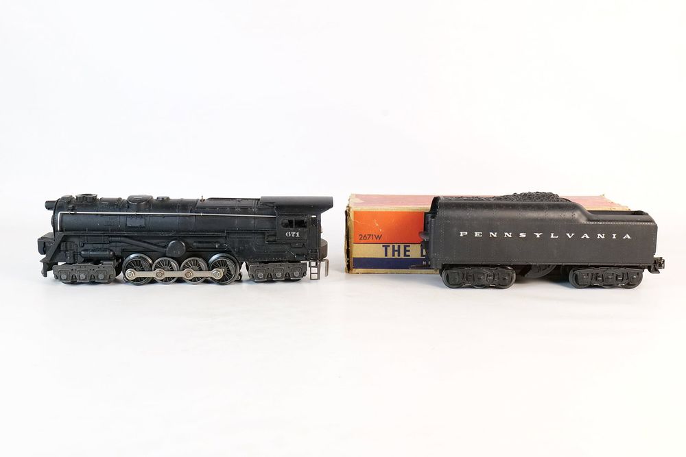 Lot 316: Vintage Lionel 0/27 Postwar Pennsylvania RR Engine #671 with Tender