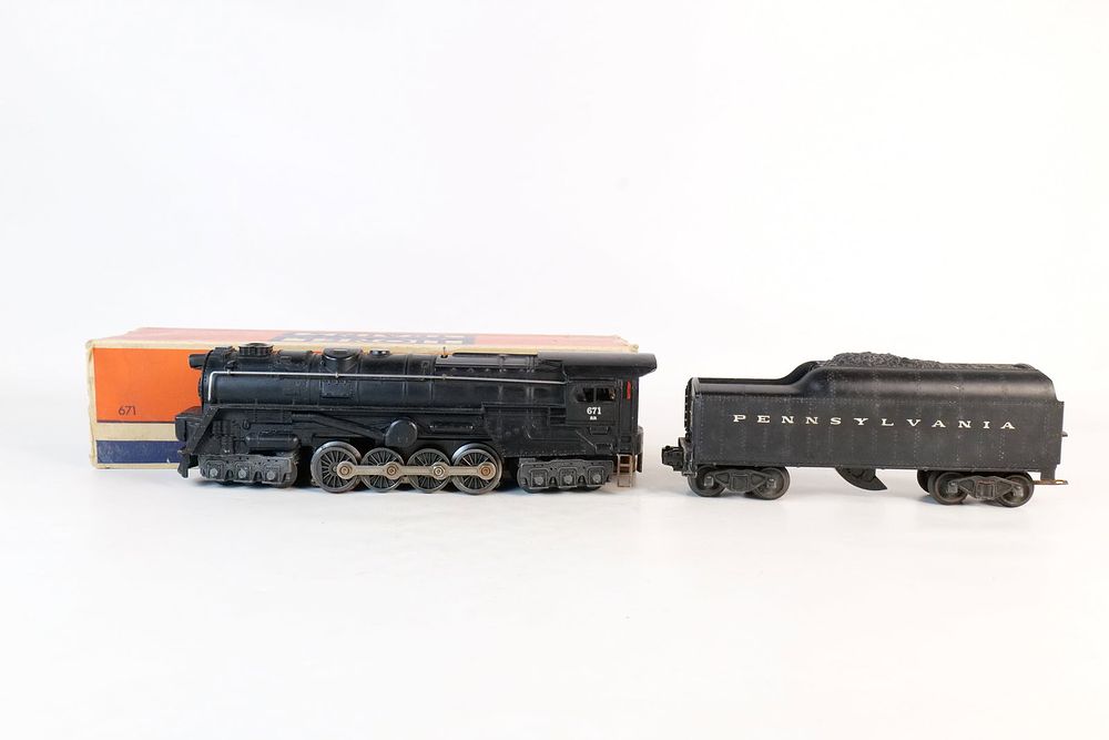 Lot 317: Vintage Lionel 0/27 Postwar Pennsylvania RR Engine #671 with Tender