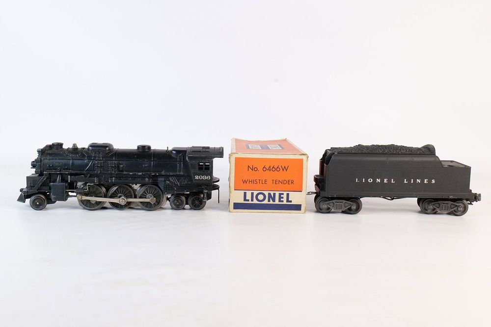Lot 340: Vintage Lionel 0/27 Postwar Engine #2036 with Tender