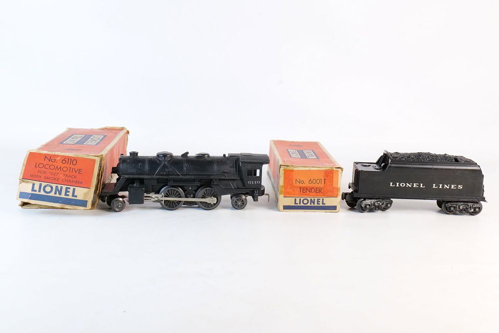 Lot 348: Vintage Lionel 0/27 Postwar Engine #6110 with Tender