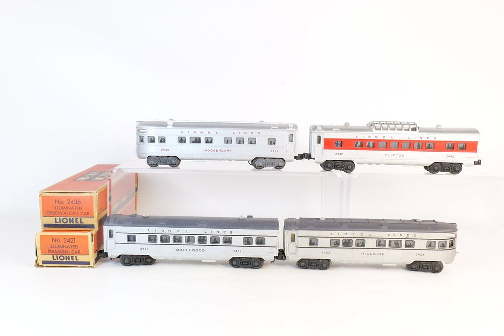 Lot 349: Group Lot of Vintage Lionel 0/27 Postwar Passenger cars
