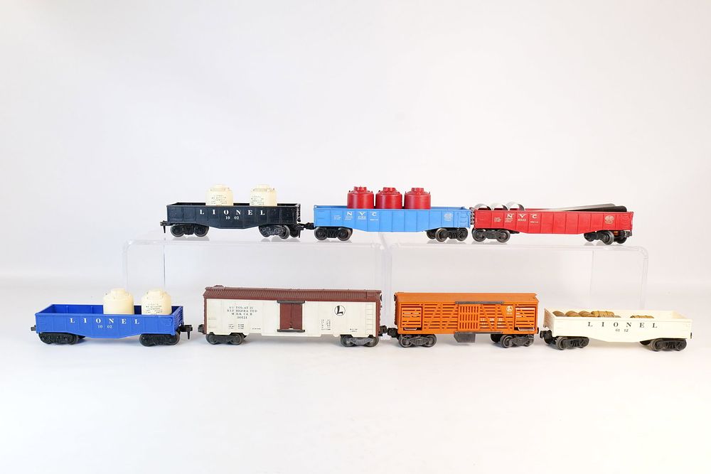 Lot 361: Group Lot of Vintage Lionel 0/27 Postwar Freight Cars